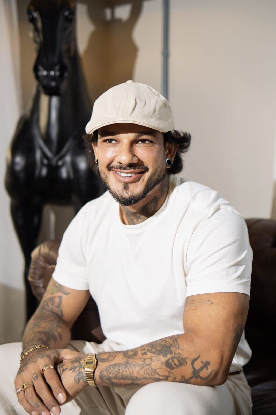 Jonata Morais sorrindo em retrato